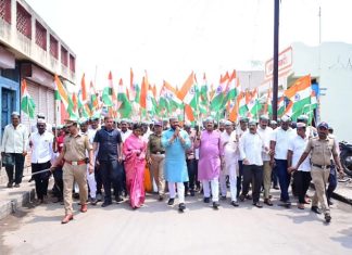 “ऑपरेशन सिंदूर” च्या यशानंतर भारतीय सेनेच्या सन्मानार्थ म्हसवड शहरात तिरंगा पदयात्रा…