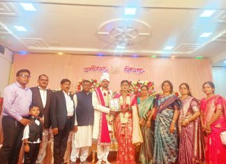 ‘हर घर संविधान’ उपक्रमांतर्गत नवविवाहितांना संविधान ग्रंथ भेट देत समाज परिवर्तनाचा संदेश
