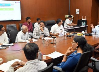 जिल्हाधिका-यांकडून अन्न व औषध प्रशासन विभागाचा आढावा