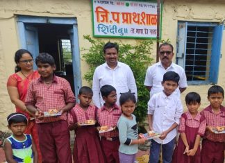 विविध सामाजिक उपक्रम राबवून किरण खरात यांचा वाढदिवस संपन्न