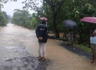 अहेरी तालुक्यात मुसळधार पावसाने कहर; लक्ष्मण व व्यंकटराव पेटा नाल्यांना पूर ; माजी जि.प. अध्यक्ष अजय कंकडालवार यांची पाहणी