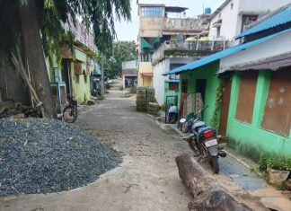 रहदारी रोडवरील खाजगी साहित्य तातडीने हटवा-सेवानिवृत्त नायब तहसीलदारांचीच नगरपरिषदेला तक्रार