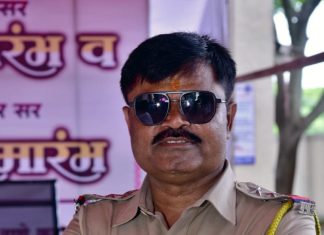कर्तव्यनिष्ठतेचा मान ; अक्कलकोटचे सिनीअर पोलीस निरीक्षक राजेंद्र टाकणे अप्पर पोलीस उपायुक्त पदावर