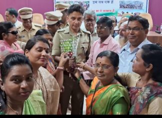 डॉ देवेश अग्रवाल यांच्या विरोधात चार्टशिट लवकर दाखल करा:_ महामाया महिला सामाजिक न्याय संघटनेची जिल्हा पोलीस अधीक्षक यांच्याकडे मागणी