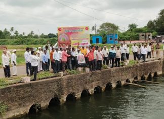 शक्तिपीठ महामार्गाचे अग्रणी नदीत केले विसर्जन