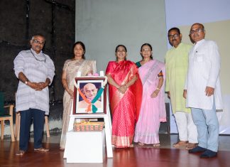 गांधीतीर्थतर्फे देशभक्तीपर समूह गीत गायन स्पर्धा उत्साहात गांधी जयंतीच्या कार्यक्रमात विजेत्यांना पारितोषिक वितरण