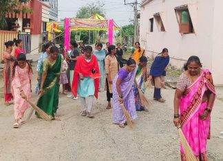 ग्रामस्वच्छतेतून महिलांनी केले राष्ट्रनायकांना अभिवादन : सार्वजनिक शारदा महिला मंडळाचा पुढाकार.