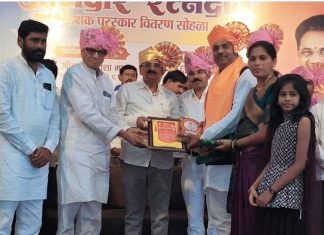 शिक्षक म्हणजे विवेक आणि मूल्यांची ज्योत प्रज्वलित करणारा दीपस्तंभ असतो-आ.डॉ.गुट्टे
