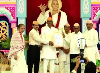 चिमूर क्रांतिभूमितील निलकंठ सूर्यवंशी यांना ग्रामगीताचार्य पदवी प्रदान