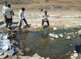 मुख्यमंत्री समृद्ध पंचायतराज अभियानांतर्गत मांडवा येथे बांधला बंधारा