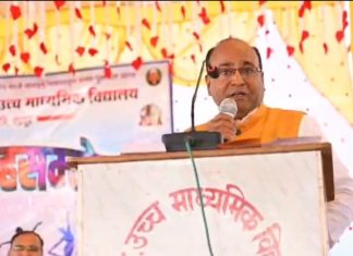 जो सतत वाचन करतो तो ज्ञान्यांमध्ये वस्ती करतो : डॉ.धनराज खानोरकर