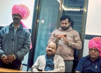 पत्रकार दिनानिमित्त पोरे कुटूंबियाकडून म्हसवड प्रेस क्लबच्या पत्रकारांचा सन्मान