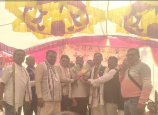 कान्हाळगाव येथे रंगनाथ खराबे यांच्या जाहीर सत्कार