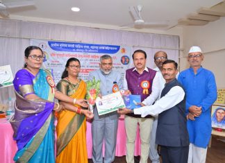 फातिमाबी साहित्य संमेलनात प्रवीण बागडे यांचा काव्यवाचनासाठी सन्मान