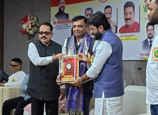 केंद्रीय मंत्री मुरलीधर मोहोळ यांच्या हस्ते समीर देसाई यांचा ‘उत्कृष्ट पत्रकार’ पुरस्काराने गौरव : अनिल जायभाये बीडकर