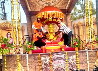 धरणगाव सायकलिस्ट ग्रुप कडून छ.शिवरायांना अभिवादन !