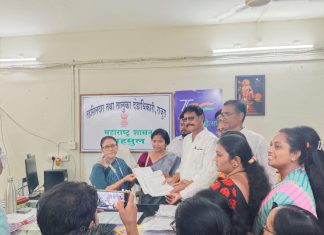 गॅस दरवाढीच्या निषेधार्थ राजुरा येथे काँग्रेसचे धरणे आंदोलन व रॅली : तहसीलदारांच्या मार्फत राष्ट्रपतींना दिले मागण्यांचे निवेदन