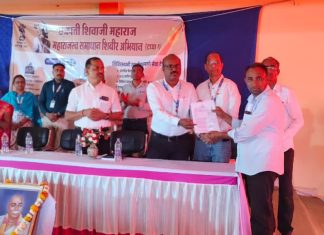 चिमूर तालुक्यातील आंबोली येथे आयोजित “छत्रपती शिवाजी महाराज महाराजस्व समाधान शिबिराला नागरिकांचा उत्तम प्रतिसाद