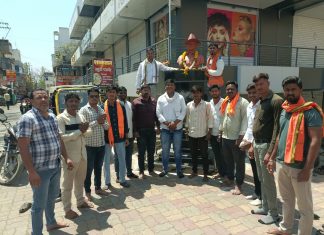 एकनिष्ठाच्या वतीने शहीदांना रक्तदान देऊन श्रद्धांजली