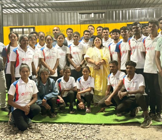 गडचिरोली के तीन युवाओं ने रचा इतिहास-A New Benchmark: Tribal Youth from Gadchiroli Inspire Change