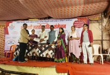 भिमथडी साहित्य संमेलनात संगीतकार शिवराज साने यांना प्रशिस्तपत्र देऊन सन्मान
