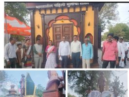भिडेवाड्याच्या चित्ररथाने जागविल्या भिडेवाड्यातील फुले दांपत्याच्या स्मृती
