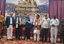 प्रा. डॉ. प्रकाश वाघमारे यांचा महाराष्ट्र रत्न पुरस्काराने गौरव