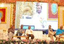 देवालयातील गर्दी वाढली, वाचनालये ओस पडली; साहित्यिकांनी लेखणी झिजवण्याची गरज – डॉ. संजय कळमकर
