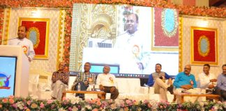 देवालयातील गर्दी वाढली, वाचनालये ओस पडली; साहित्यिकांनी लेखणी झिजवण्याची गरज – डॉ. संजय कळमकर