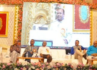 देवालयातील गर्दी वाढली, वाचनालये ओस पडली; साहित्यिकांनी लेखणी झिजवण्याची गरज – डॉ. संजय कळमकर